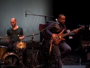 Prabhu EDOUARD (Tablas) et Johann BERBY (Basse)