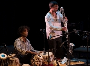 Prabhu EDOUARD (Tablas) et Johann BERBY (Basse)