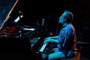 ZOOL FLEISCHER (Piano)
